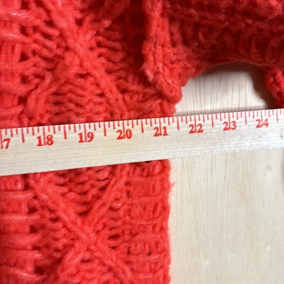 NWOT Free People chunky knit sweater. Small - Picture 4 of 5